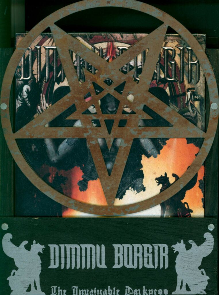 Dimmu Borgir-The Invaluable Darkness-DVD-01