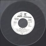 Well-7" Single (Vinyl)-01